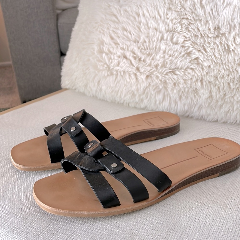 SALE ✨ Black Dolce Vita Sandals - size 8.5